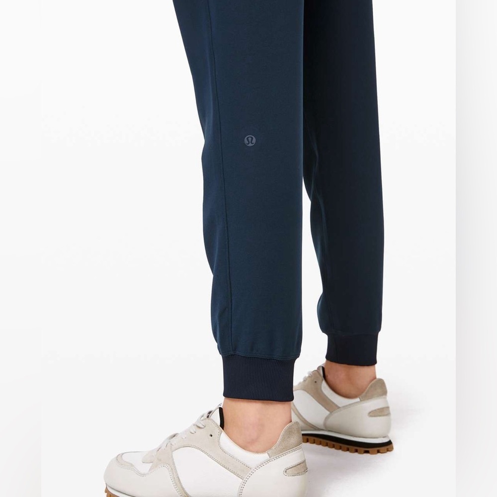 Lululemon On The Fly Pant - Picture 3 of 7